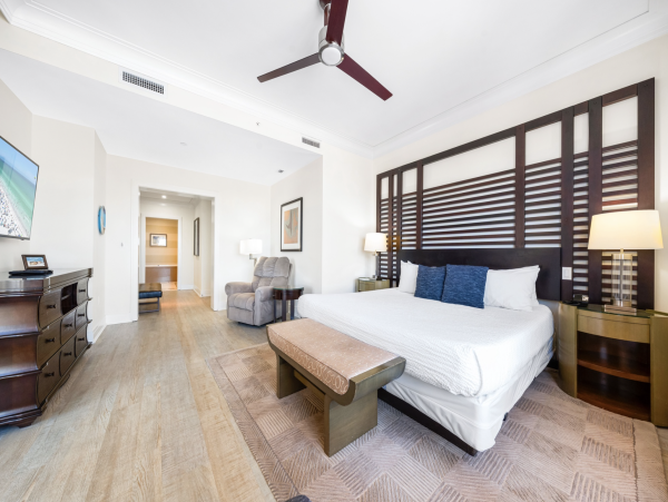 Siesta Key luxury  On Beach Walk to Restaurants & Shopping